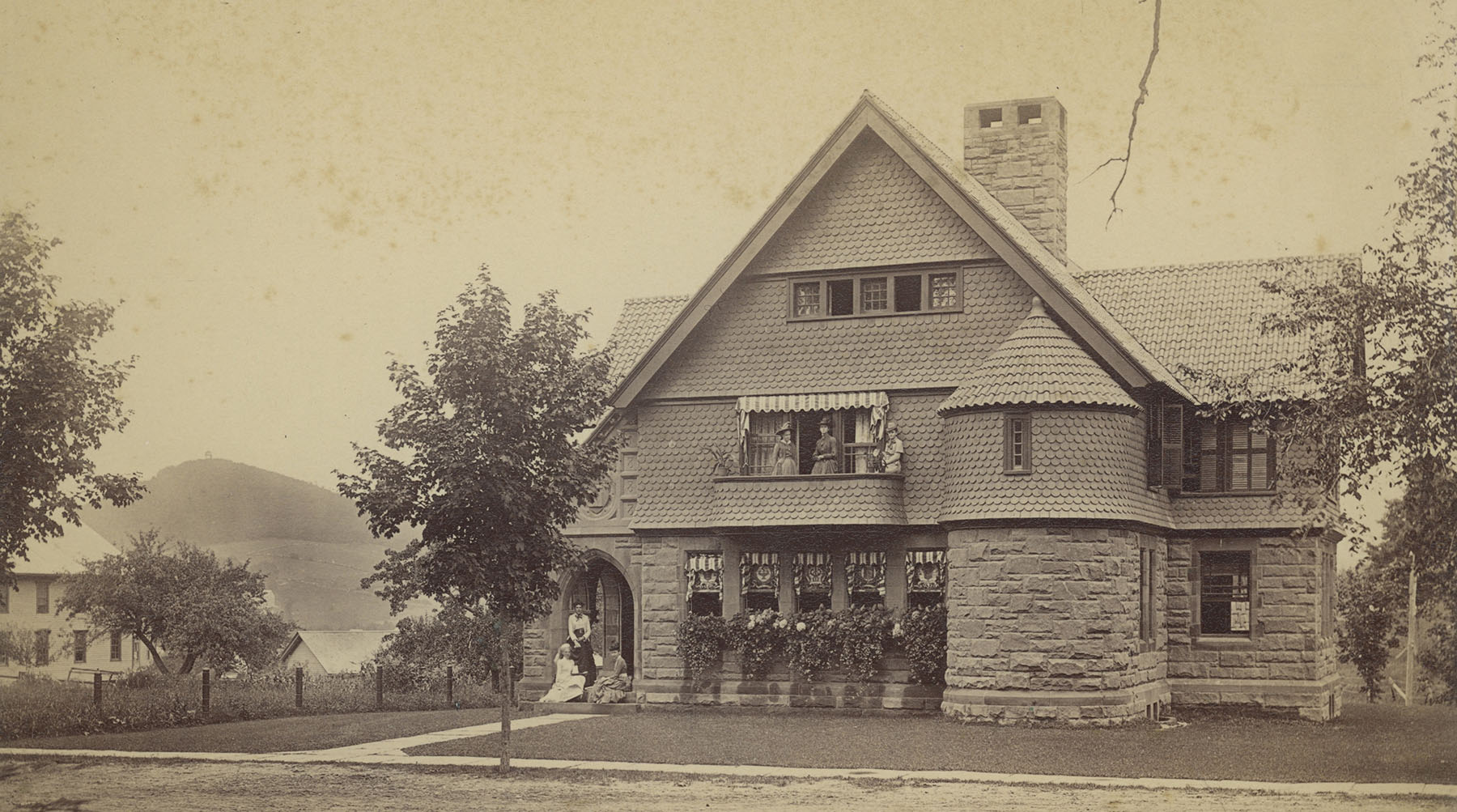 1889 Kendall Exterior