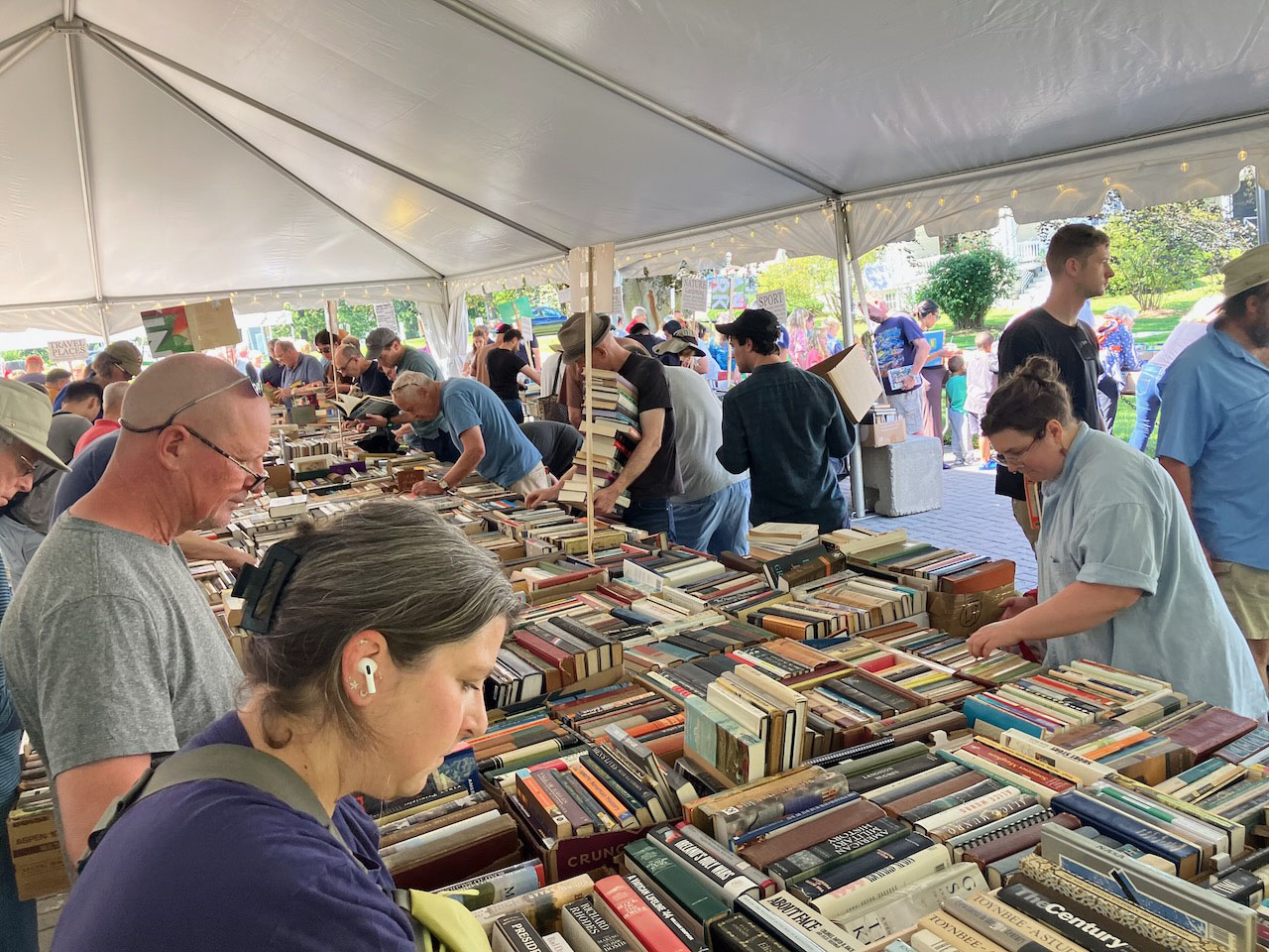 Booksale 2025
